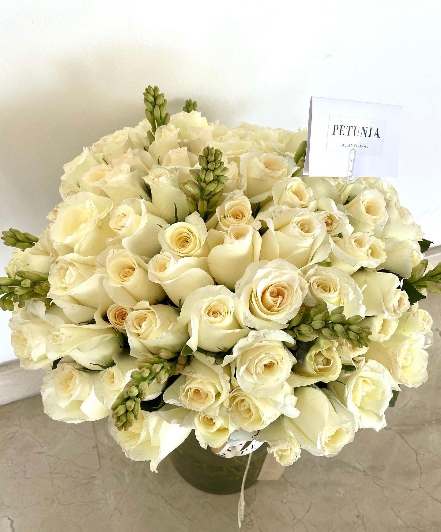 Arreglo Floral de Rosas y Nardos en Xalapa