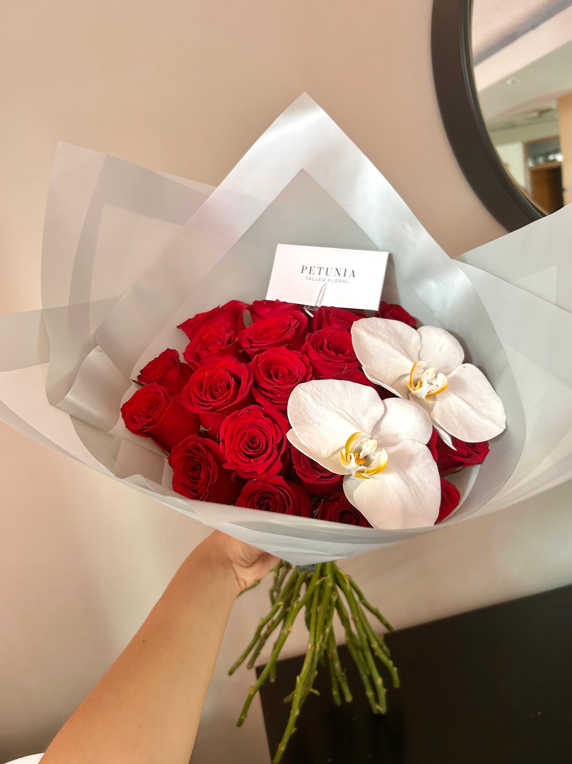 Arreglo Floral de Rosas y Orquídeas en Xalapa