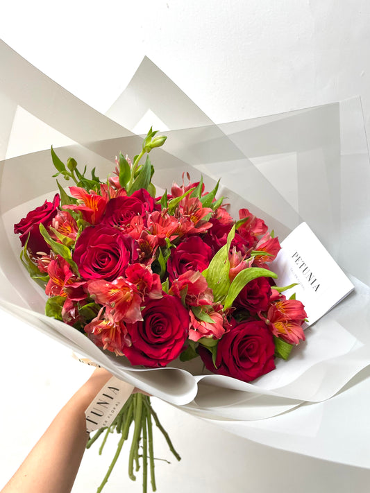 Arreglo Floral de Rosas y Astromelias para Domicilio en Xalapa