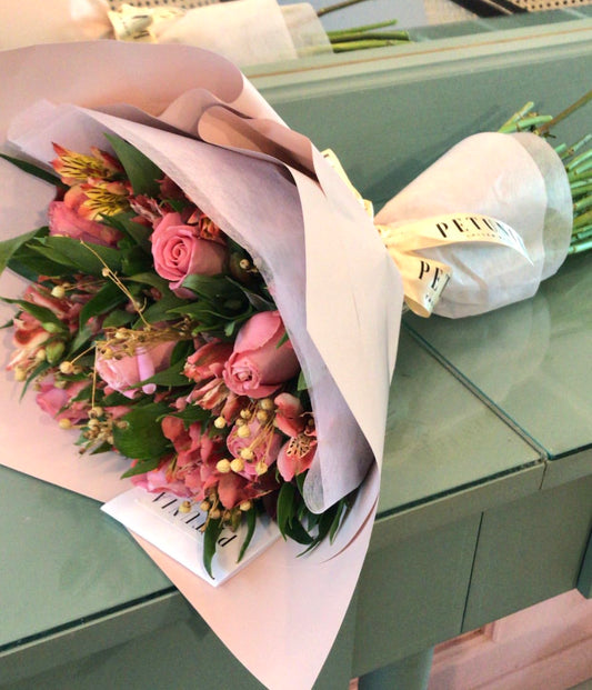 Rosas, preservados  y astromelias